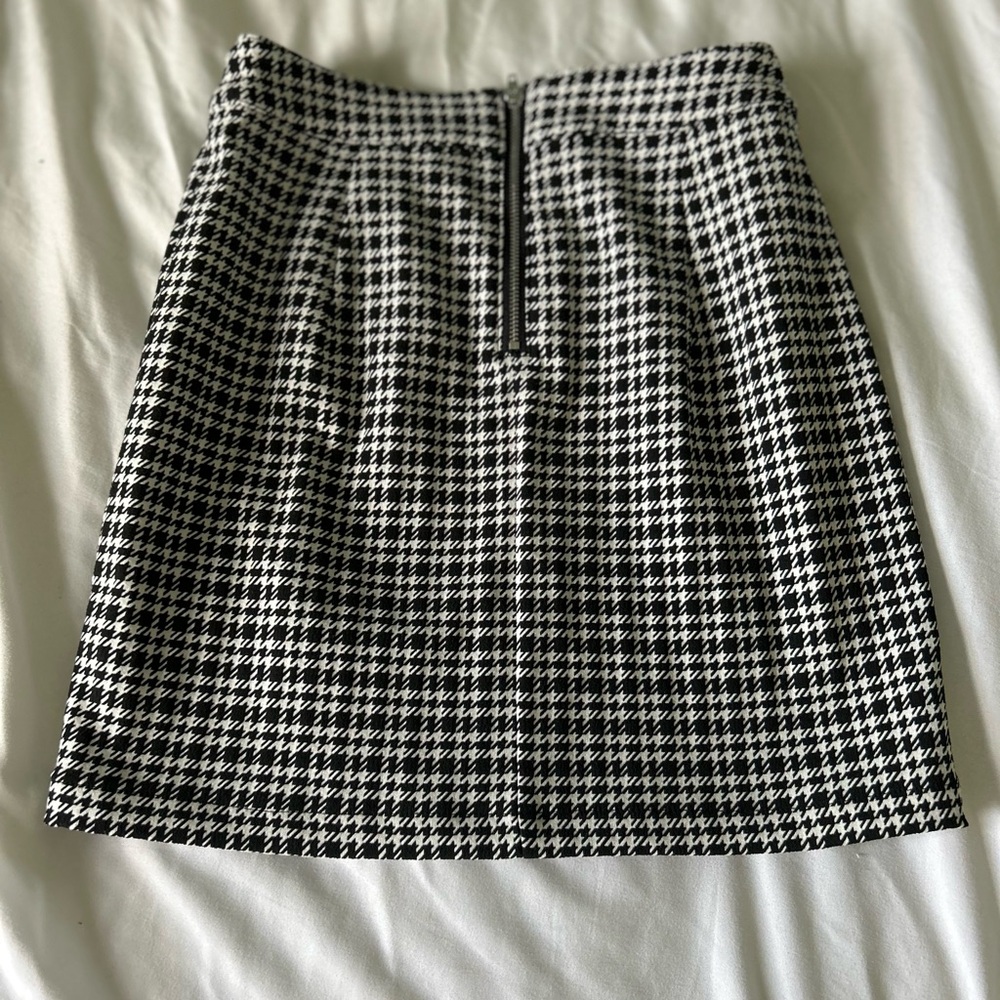 Garage skirt